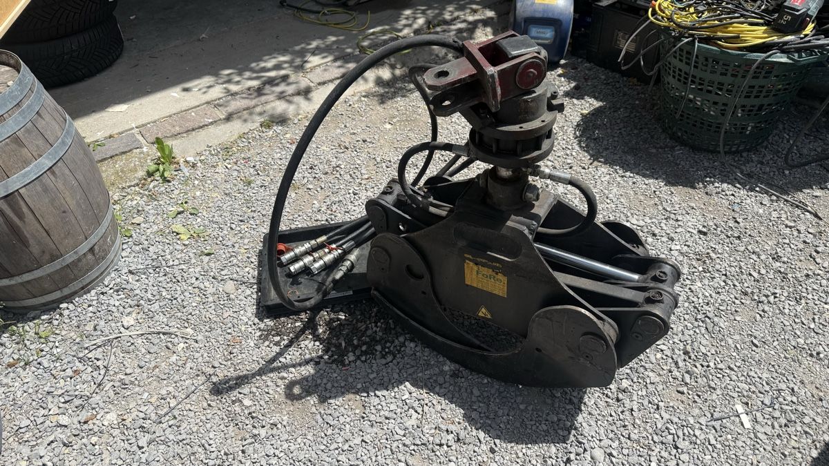 Pinze: Forstzange / Greifer mit Rotator mit Schläuchen – Usato da Rehetobel venduto da ZM81 1