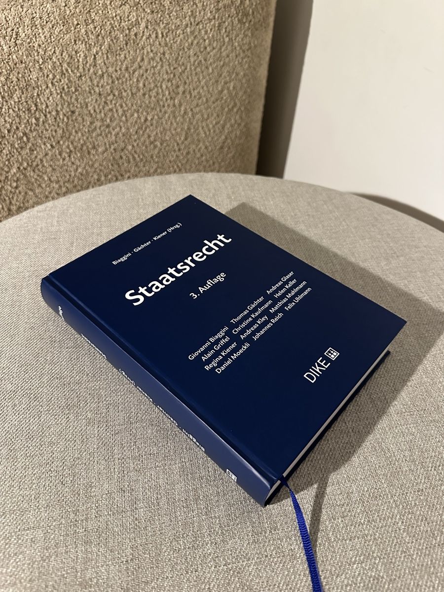Bücher: Staatsrecht, 3. Auflage – Neu (gemäss Beschreibung) aus Zürich von doraanna