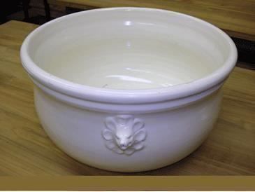 Pots de fleurs: Grossformatiger, weisser  Übertopf mit Löwenköpfen – Neuf (Voir description) à Geroldswil par botanicals 2