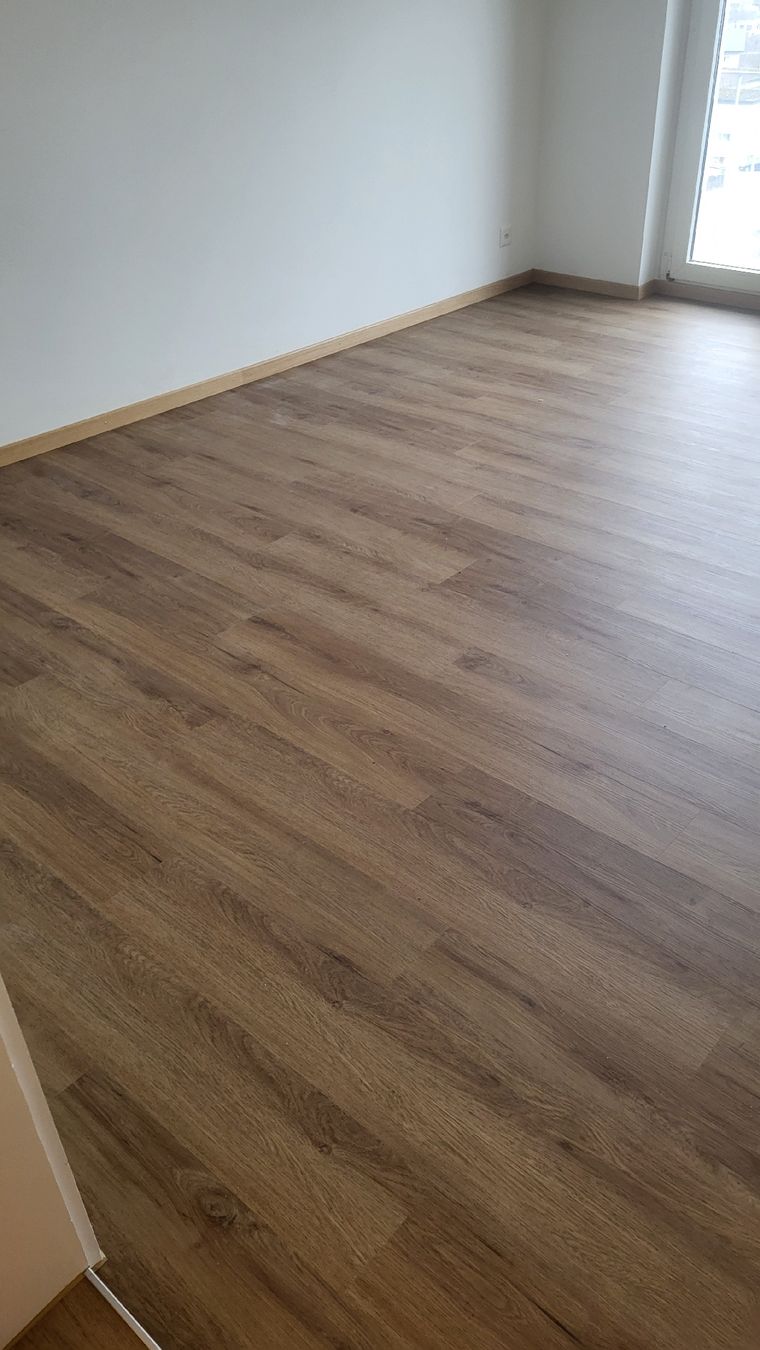 Balken: Vinyl Eiche spc wasserfeste Träger fr. 26.90 m2 – Neu und originalverpackt aus Rothrist von swiss-laminat 4