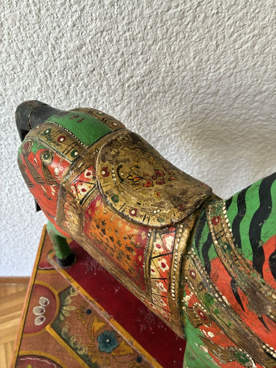 Statuette: Radjasthan Inde cheval en bois de procession – Usato da St-Aubin-Sauges venduto da asianart 5