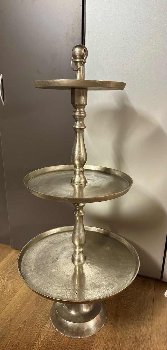 Piatti di portata: Etagere gross, silber – Usato da Siebnen venduto da Giulia0304 1