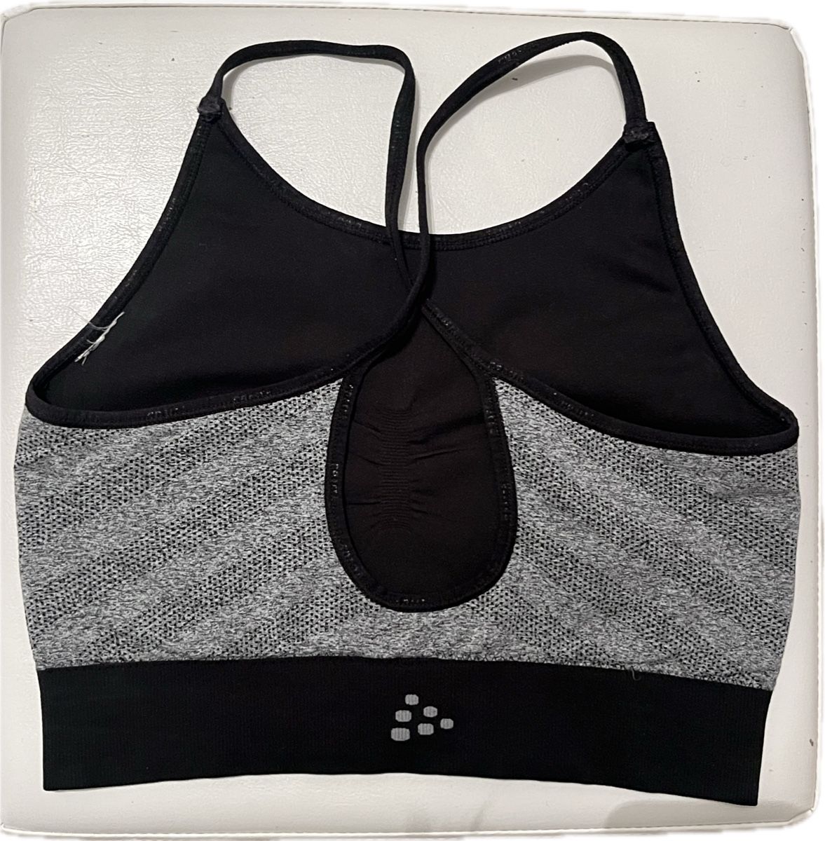 Top: Sport bra Craft – Nuovo (secondo la descrizione) da Aigle venduto da sow_m7gm 3