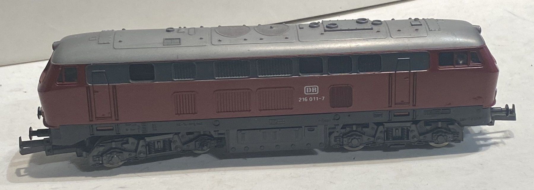 Lima Modelleisenbahnen: Lima Diesel-Lok DB 216 011-7 – Gebraucht aus Sonceboz-Sombeval von Decolove 3