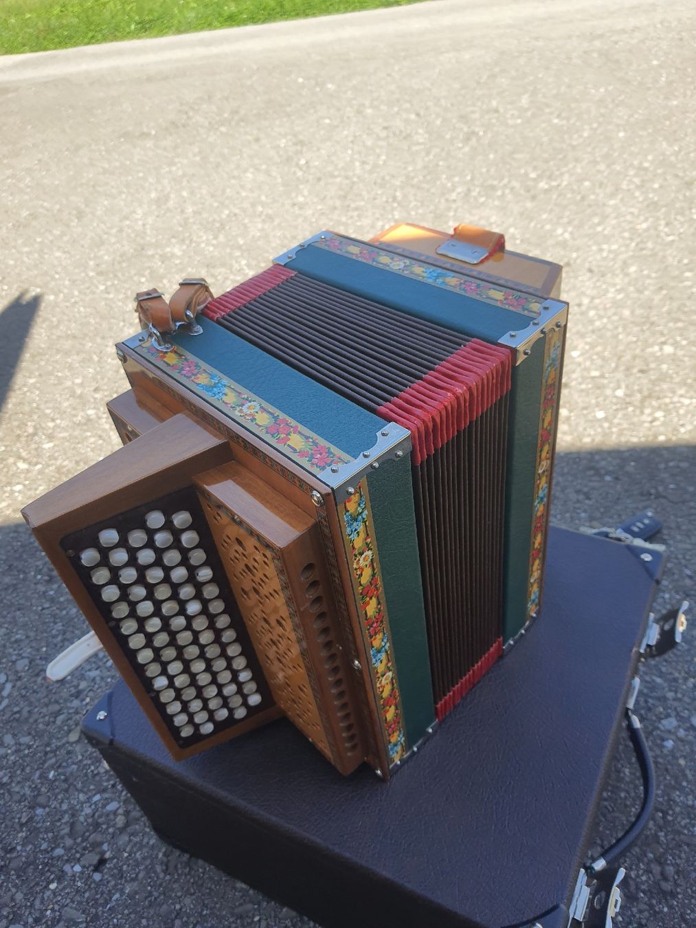 Musikinstrumente: chromatish schwyzerorgeli  – Gebraucht aus Pont-de-la-Morge von Mirabelle0 2