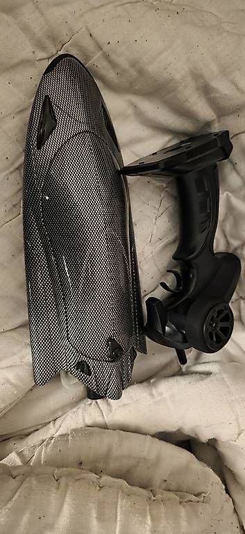Modellismo RC: RC Rennboot mit Akku – Usato da Oensingen venduto da BUDDOKAI