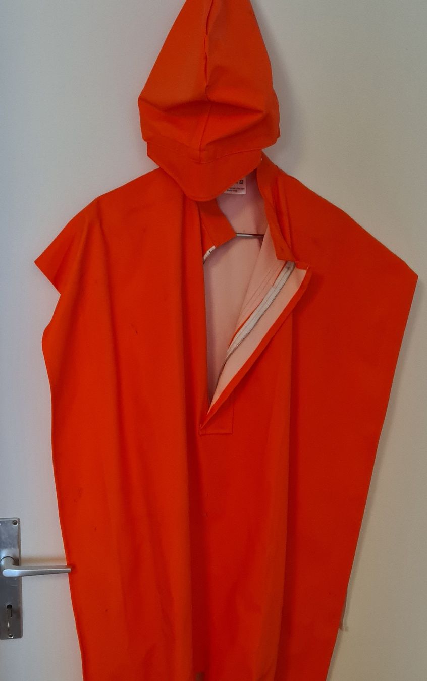 Giacche & Cappotti: Biking Orange Rain Poncho, Unisex! – Usato da Wallisellen venduto da Duranduran