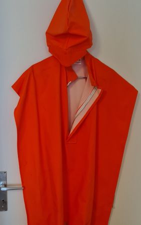 Velo Poncho size L