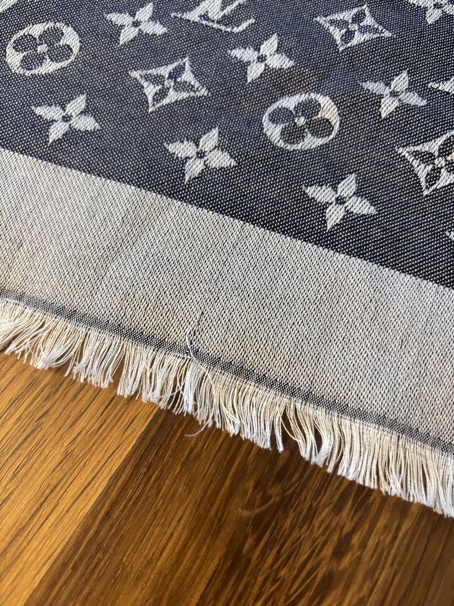 Louis Vuitton Foulard & Sciarpe: Louis Vuitton - Monogram Classic Tuch – Usato da Zürich venduto da FedeSara 6