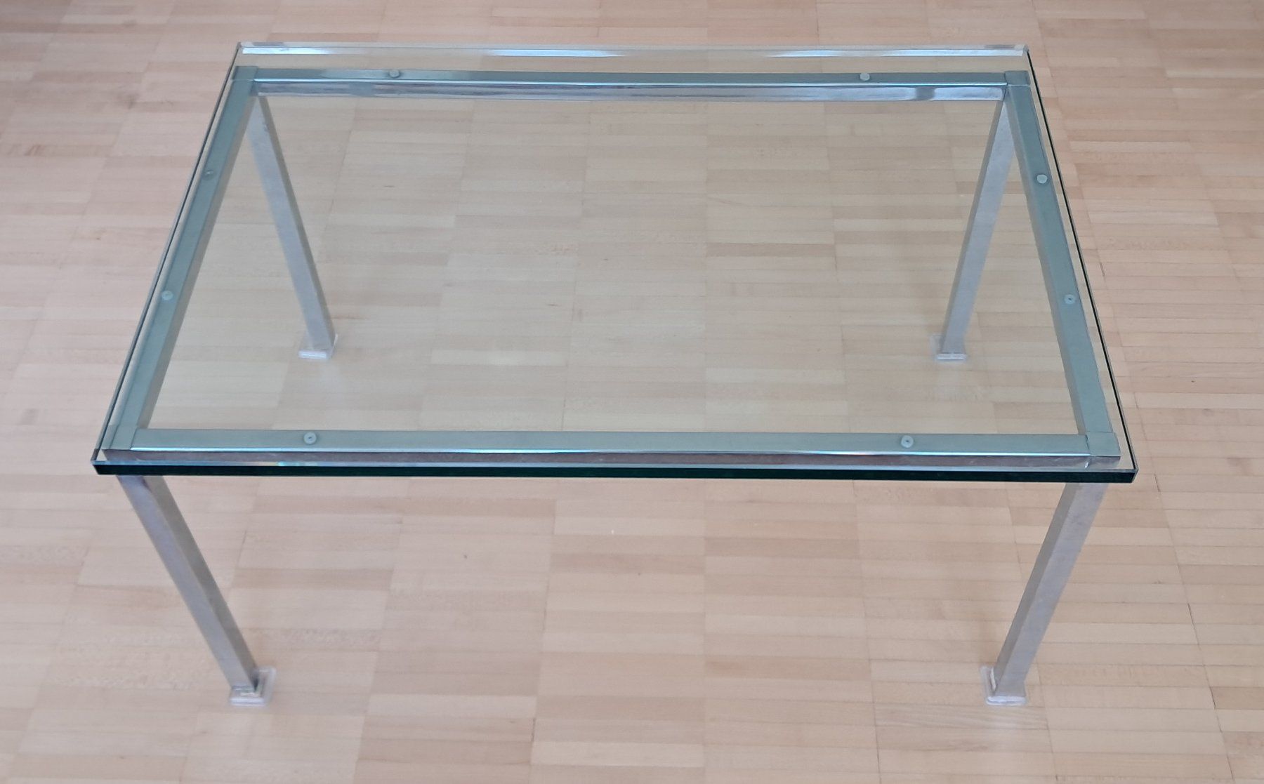 Tavoli: Moderner Glastisch mit Metallgestell – Usato da Rehetobel venduto da MoniSchw