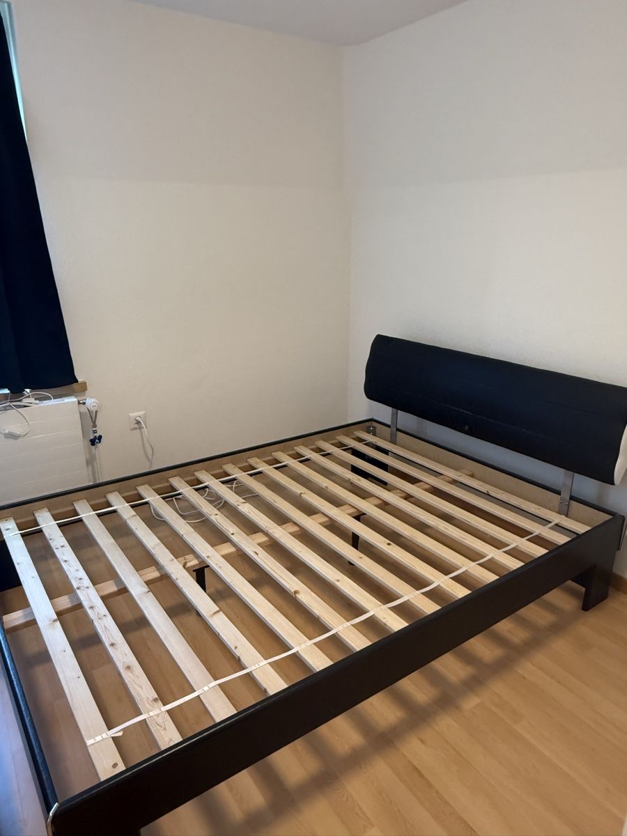 Betten: Gebrauchtes Bettgestell 200cm x 140cm – Gebraucht aus St. Gallen von klu_5mkg 1