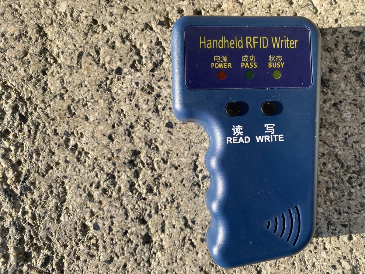 Registratori: RFID-Writer mit 5 Tags - Top Zustand! – Nuovo e nell'imballaggio originale da Bronschhofen venduto da Tarzanspyder 1