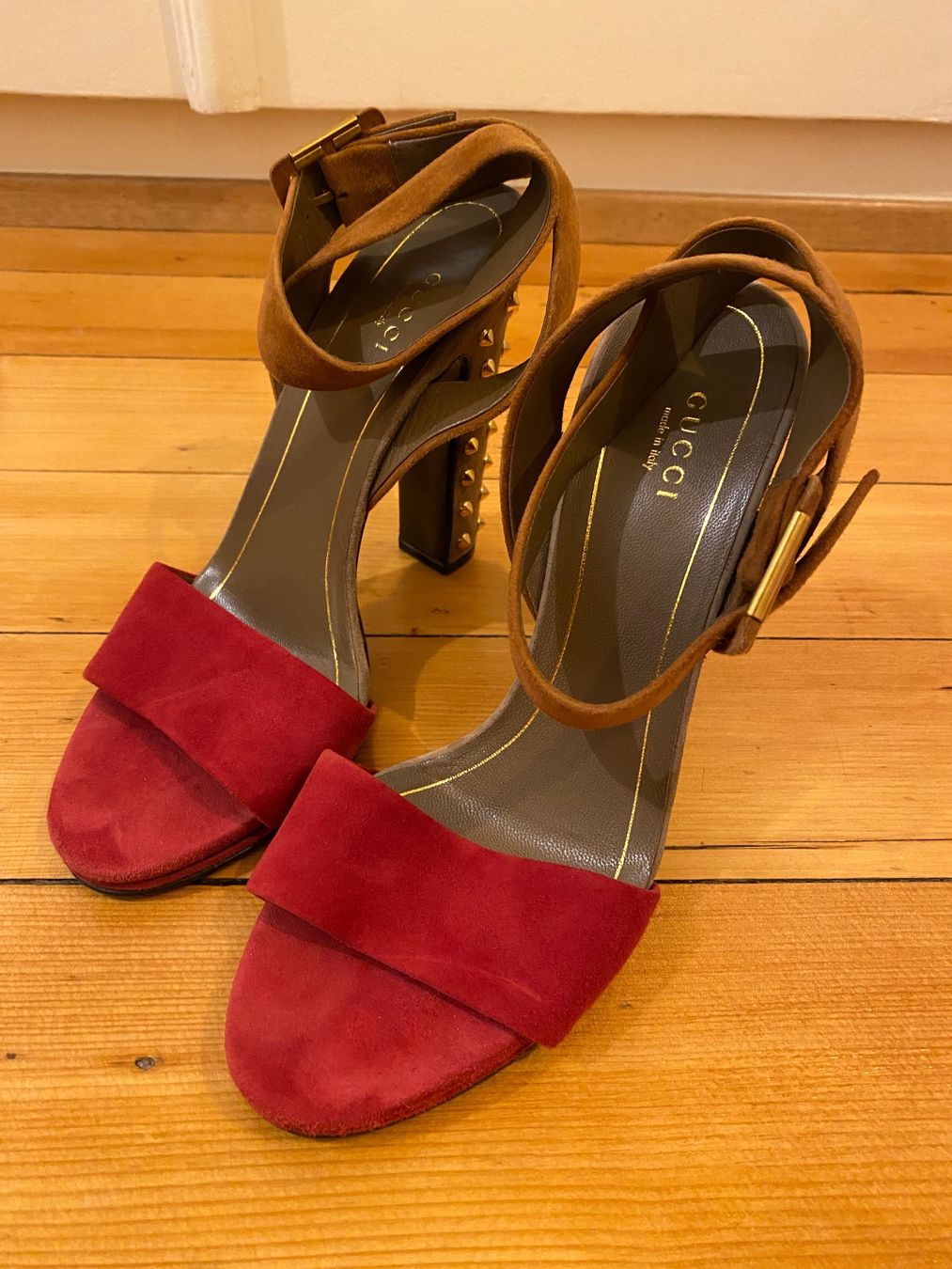 Gucci Scarpe da donna: Gucci Suede Studded Heels, Size 39 IT – Nuovo (secondo la descrizione) da Mies venduto da nic_yk5d 3