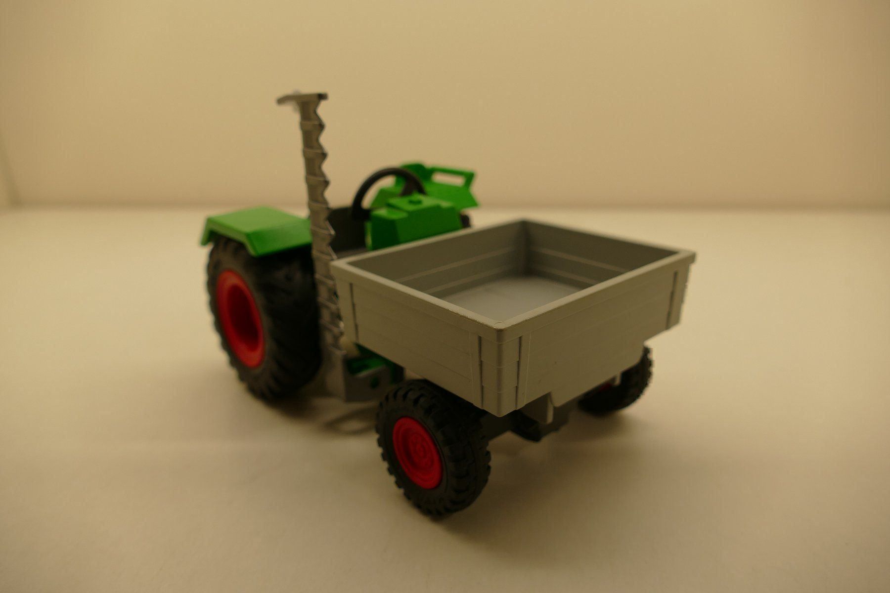 Playmobil Giocattoli: Playmobil: Ladetraktor mit Mähbalken – Nuovo (secondo la descrizione) da Niederhasli venduto da rail-duerst