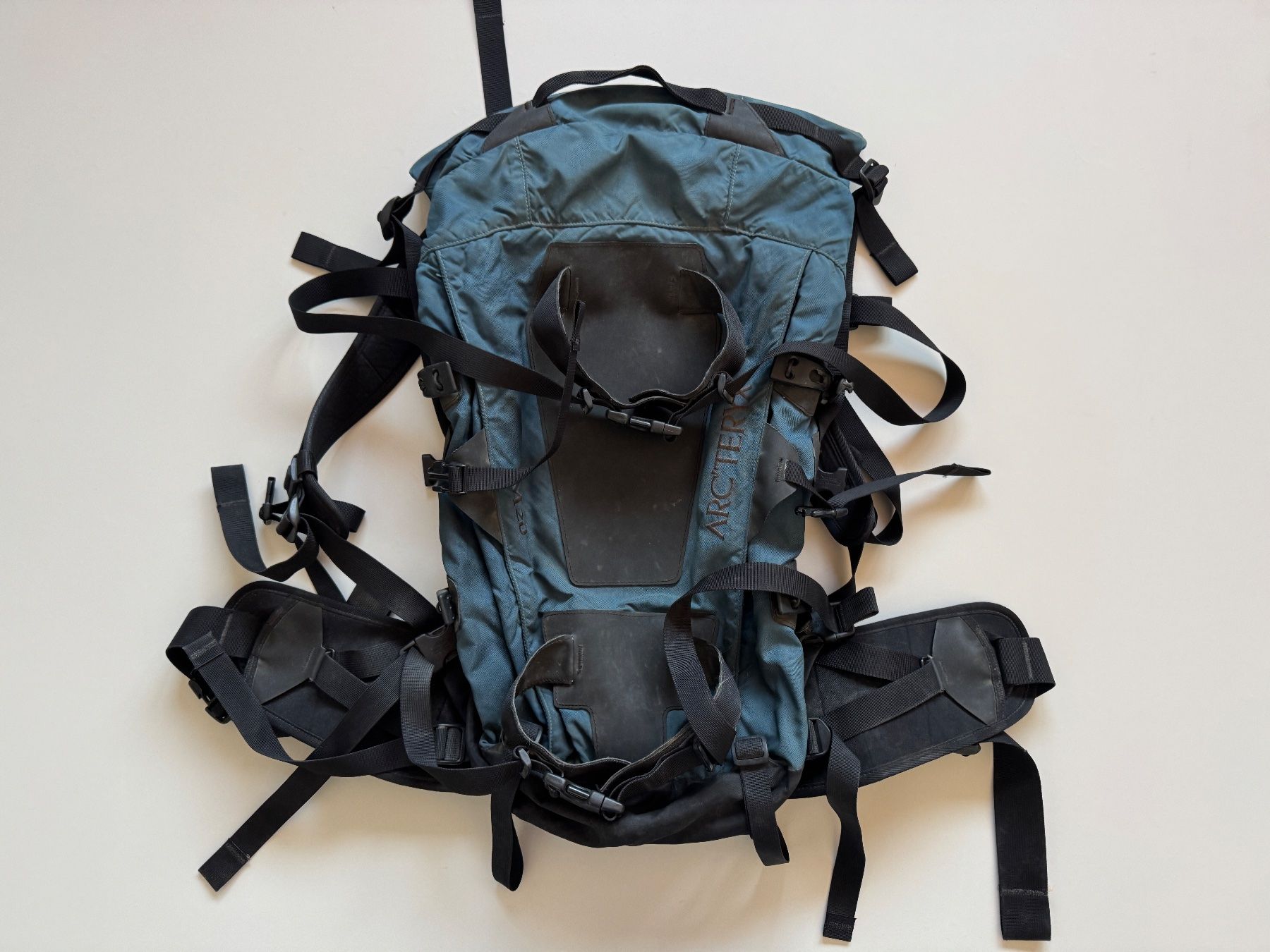 Arcteryx Zaini: Arc'teryx Rucksack M20 Ski/Snowboard backpack – Usato da Neuchâtel venduto da _Easy_to_Find_