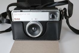 Instamatik, Kodak 133, mit Tasche