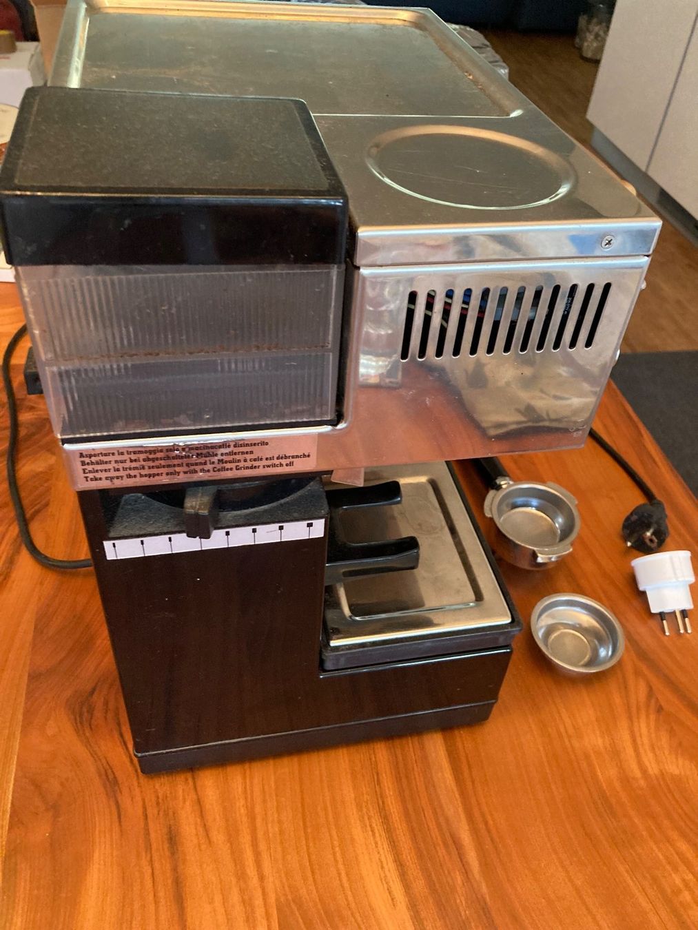 Quick Mill Kaffeemaschinen & Espressomaschinen: Espressomaschine Quick Mill 0835 Chrom Schwarz mit Zubehör – Gebraucht aus Bern von dynamiteguitar 2