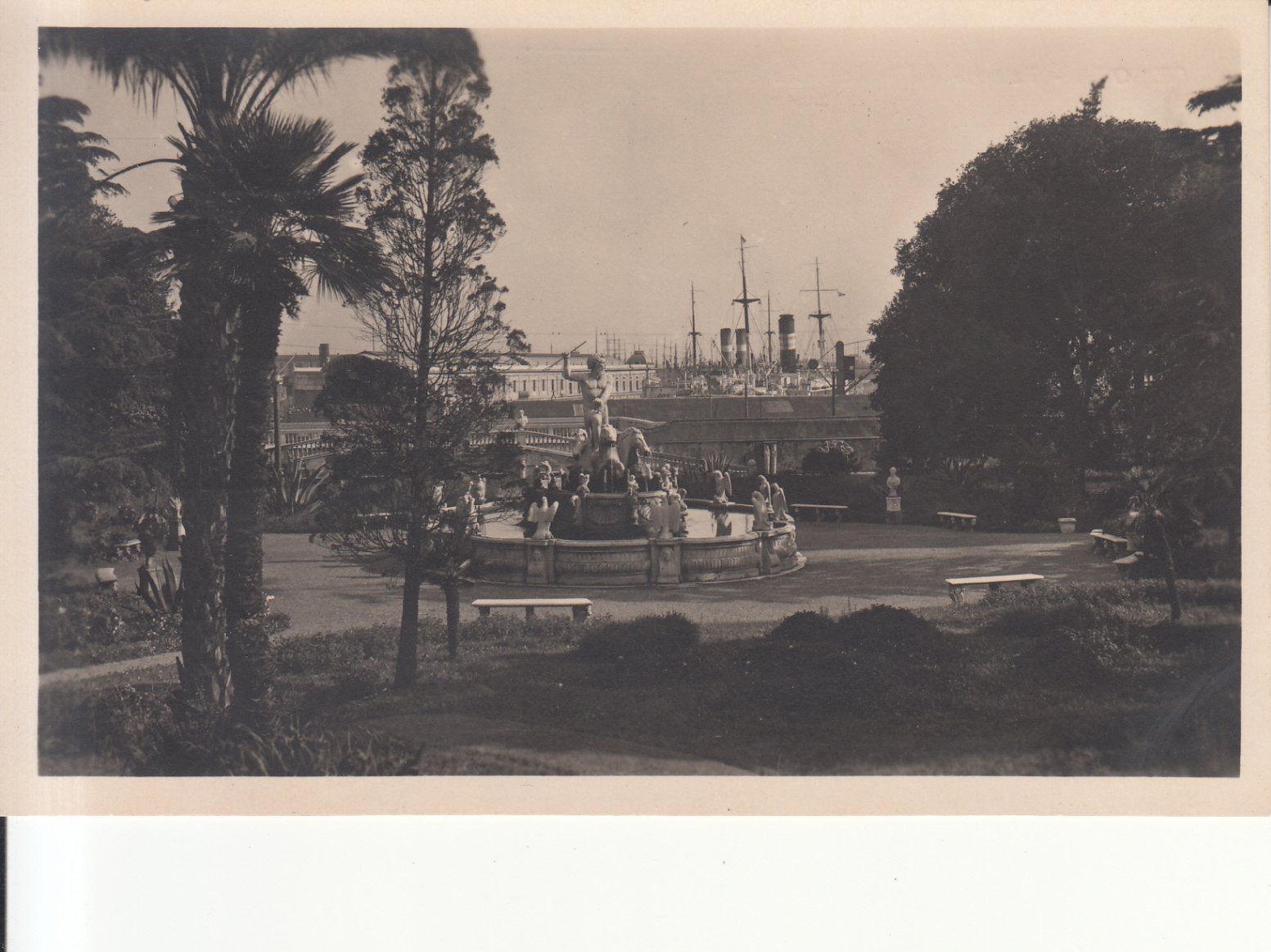 Cartoline postali: Genova ca. 1930 – Usato da Bürglen TG venduto da StampGraf