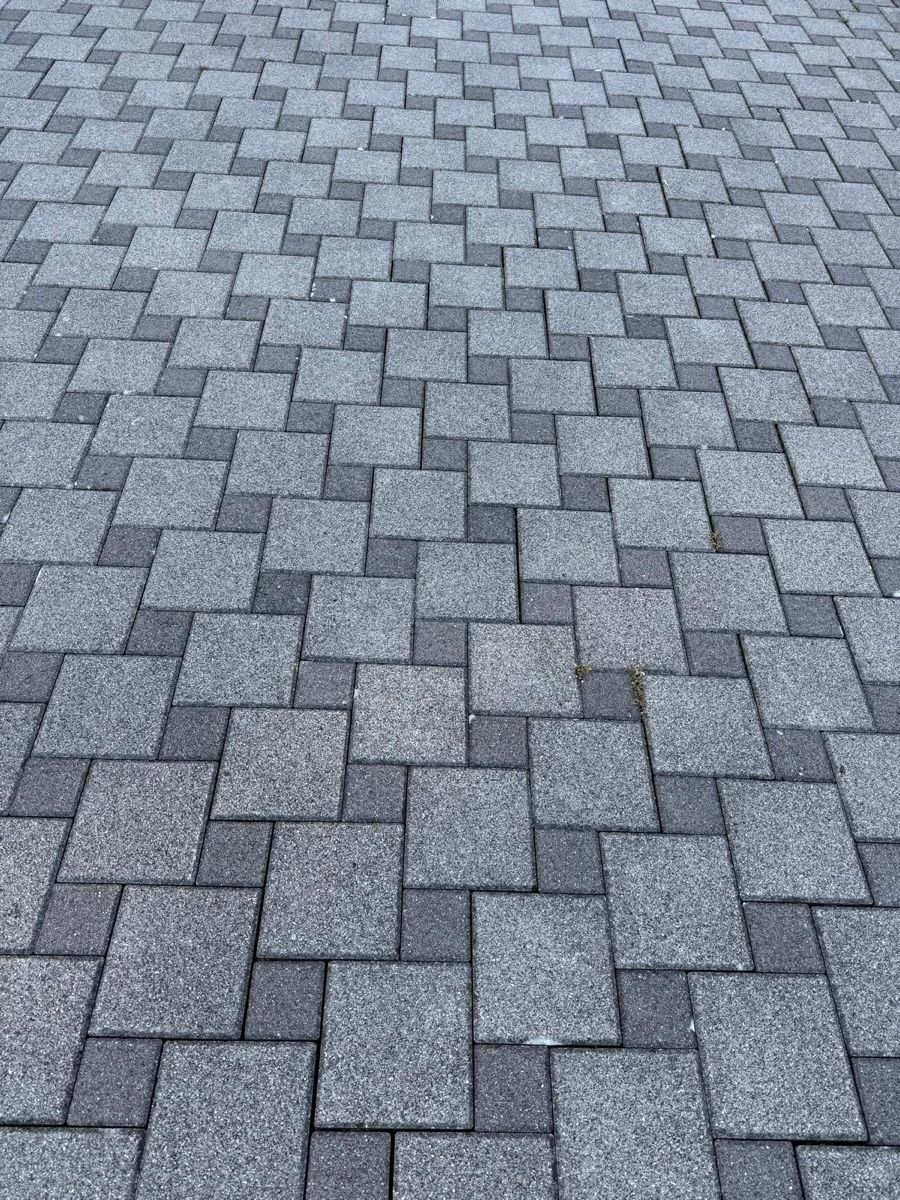 Pierres & tuiles: Verbundsteine ca. 150m2 – D'occasion à Oberbuchsiten par DoppioEspresso