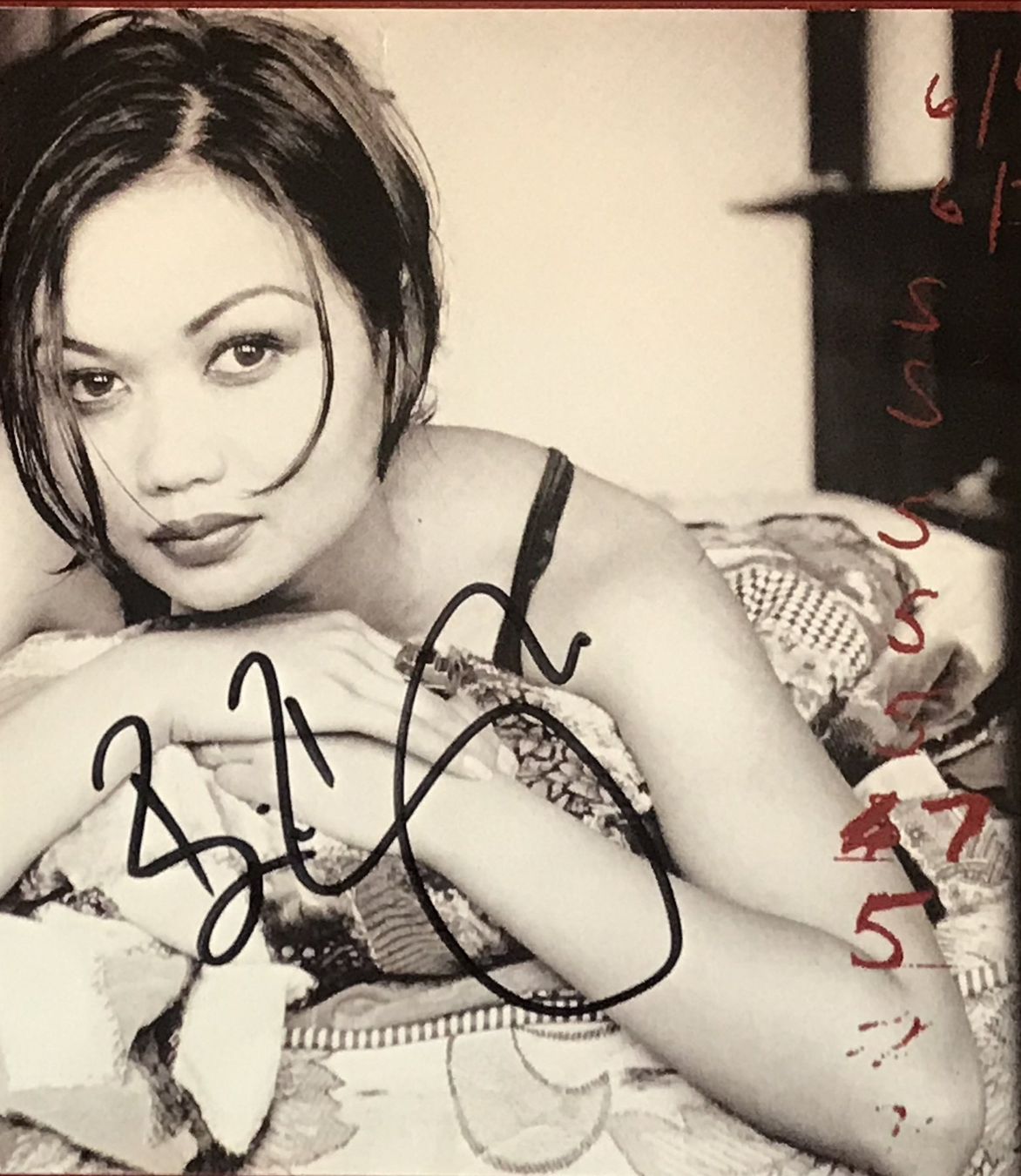 Autografi: Bic Runga Autogramm signiert CD-Cover 10.5x12cm – Usato da Bischofszell venduto da Gottselig