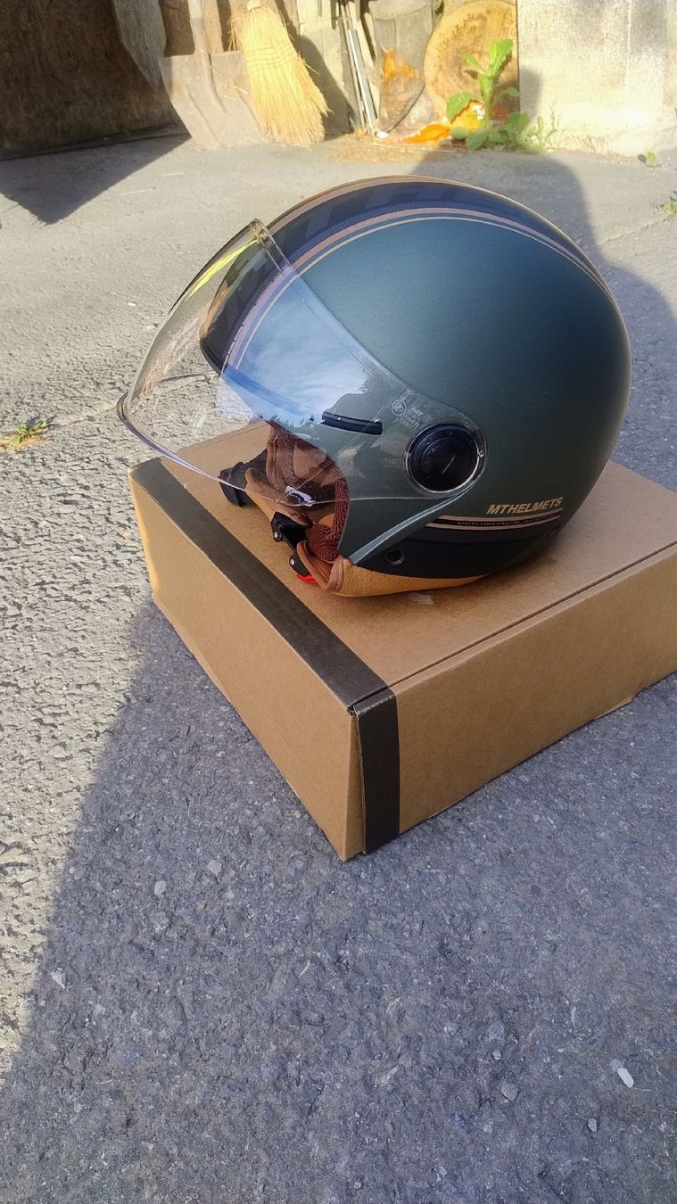 Casques & visières: Helm MT – Neuf avec emballage d'origine à Pfäfers par Tech2 1