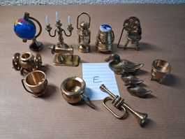 e/ Set alte Messing Miniatur. Für  Setzkasten. Gem. Bildern