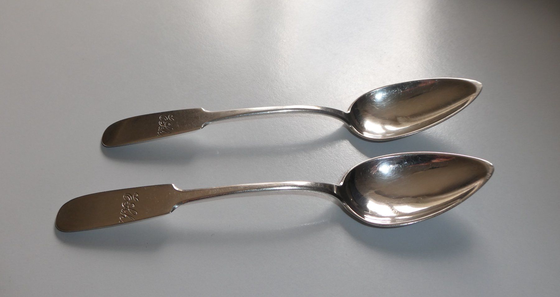 Cucchiai: 2 antike Kaffeelöffel 800 Silber mit Monogramm "ESchl" – Usato da Frauenfeld venduto da Astra13