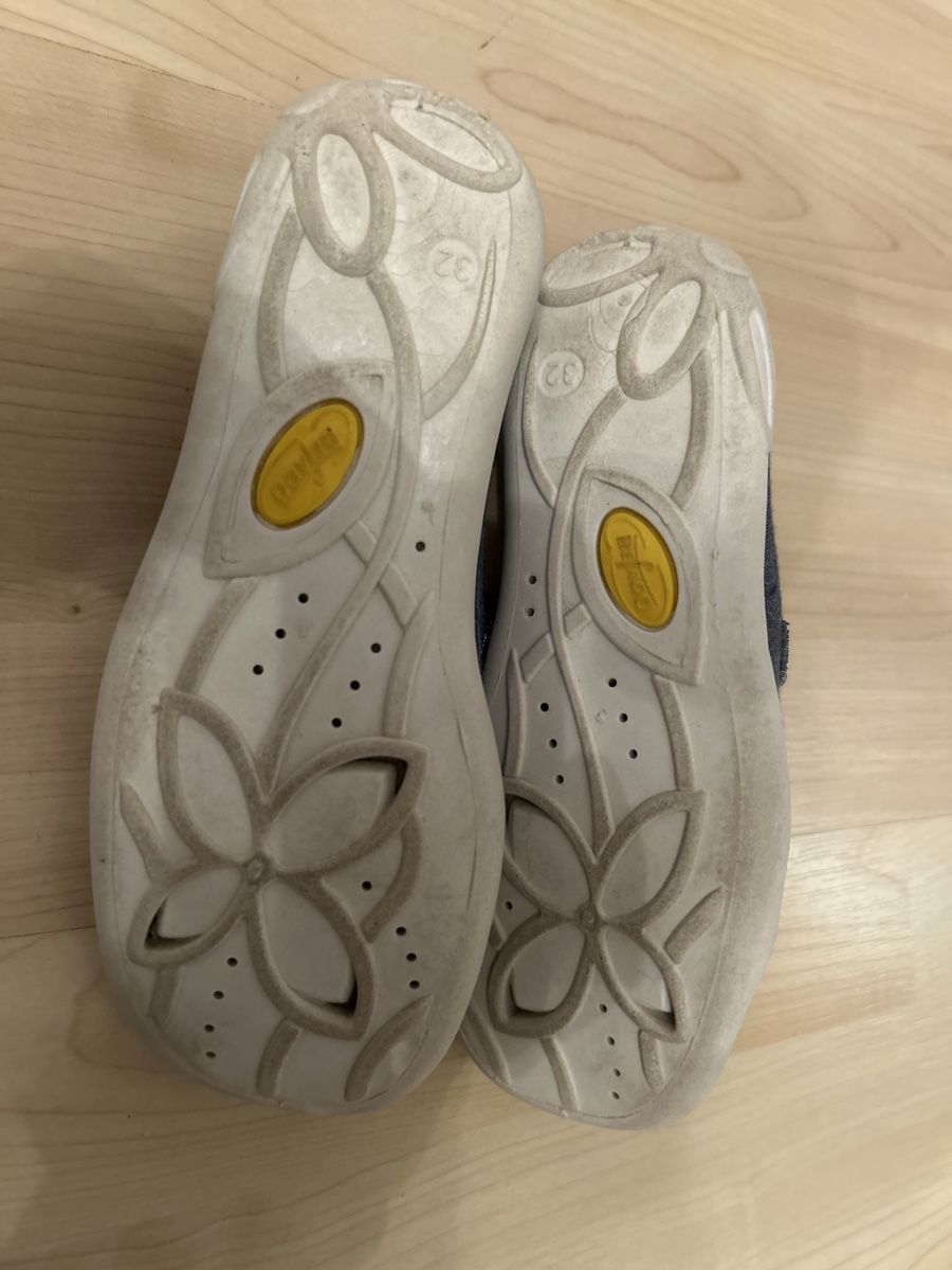 Scarpe per ragazze: Mädchen Hausschuhe Gr. 32 – Usato da Erlenbach ZH venduto da milalond 2
