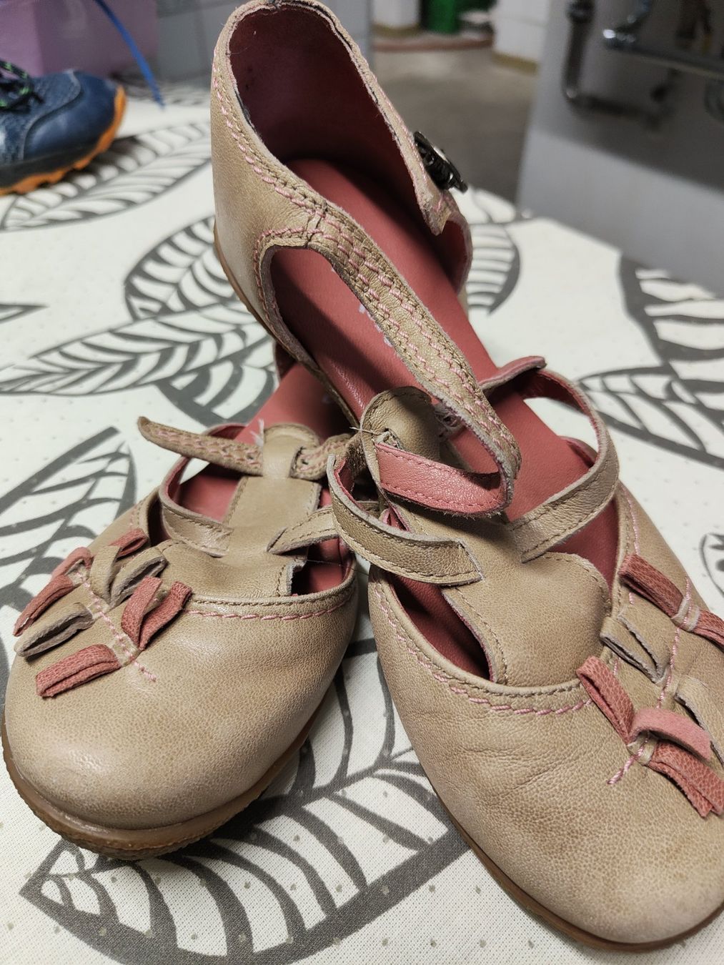 Kickers Scarpe per ragazze: Kickerd Sandalen 34 – Usato da Biel Bienne venduto da anjasch 4