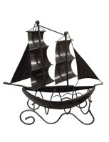 Ancien voilier en metal./ porte bouteille