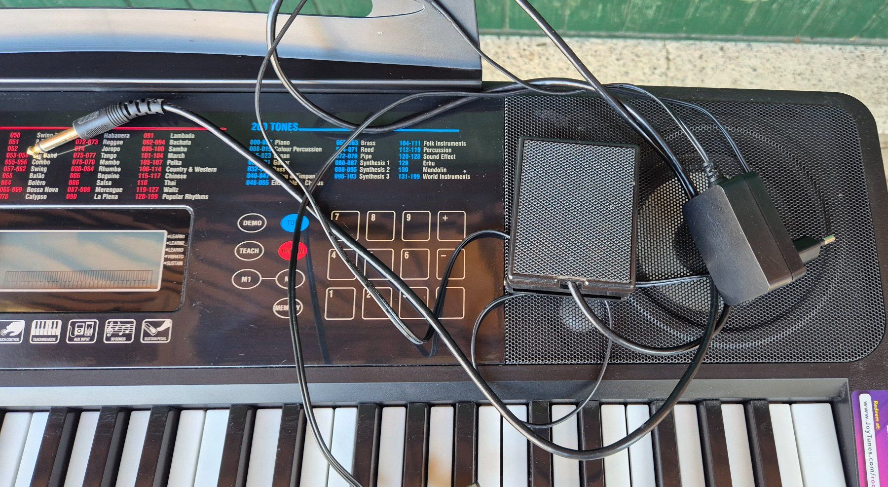Strumenti musicali: RockJam RJ761 ist ein kompaktes Einsteiger-Keyboard – Usato da Neerach venduto da SilliS 3