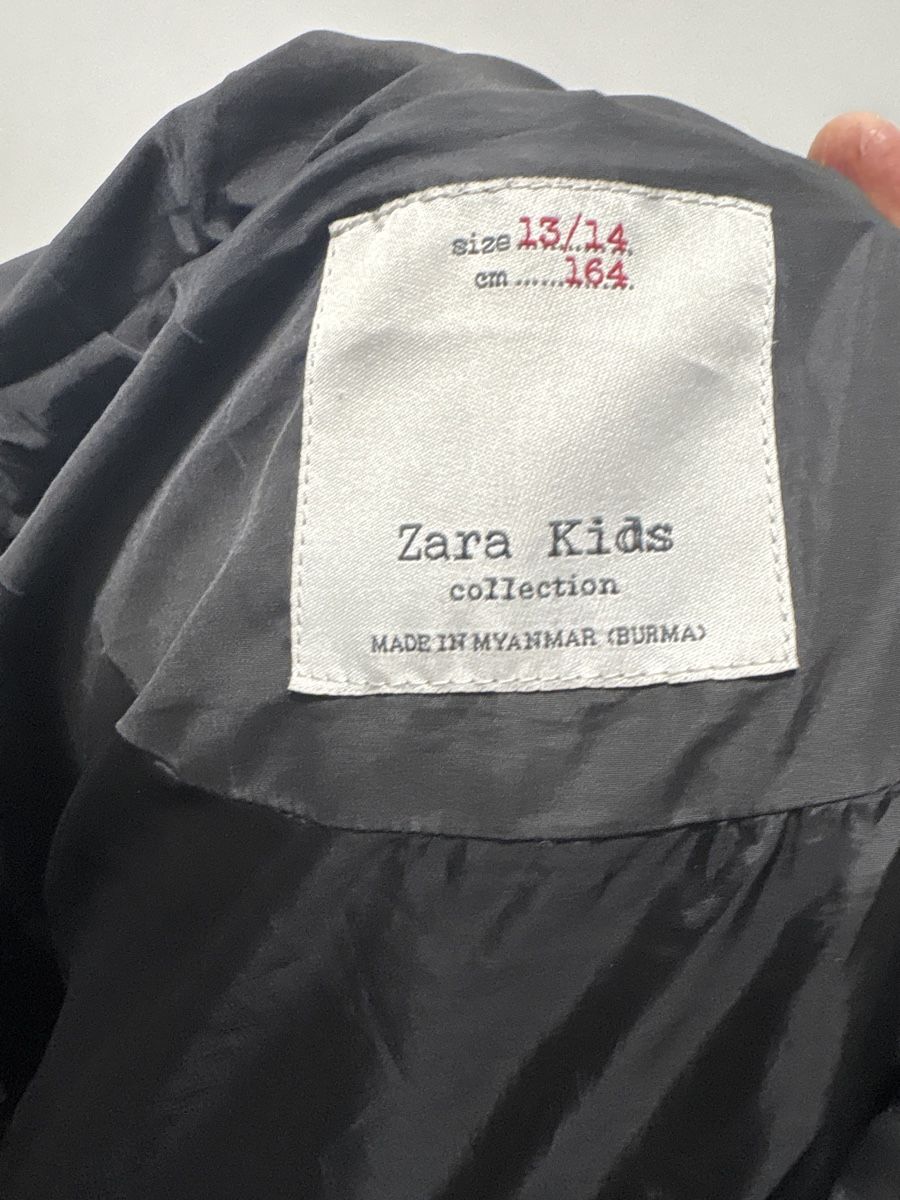Zara Vestes & Manteaux: Schwarze Winterjacke – D'occasion à Affoltern am Albis par tam_5vn5 2