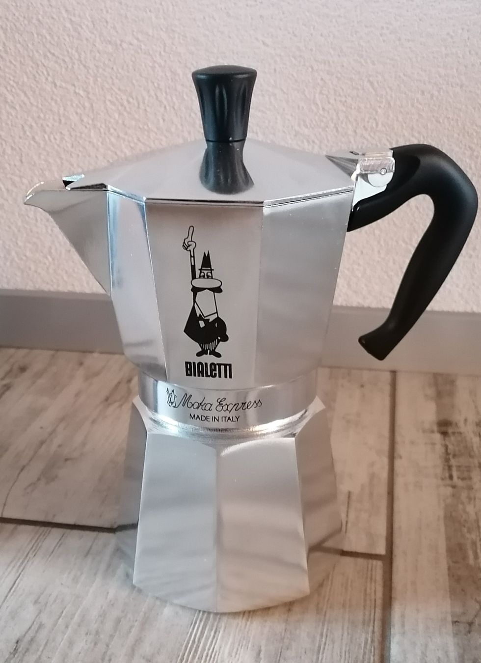 Bialetti Macchine per caffè & Macchine per espresso: Bialetti Moka Express - Neu – Nuovo e nell'imballaggio originale da Schwarzenegg venduto da musi09