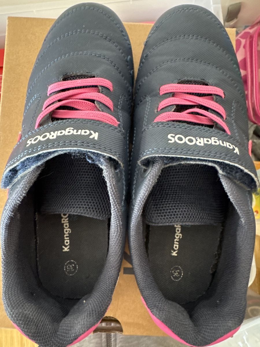 Scarpe per ragazze: Mädchen Hallenschuhe Gr. 35 – Usato da Wald ZH venduto da evelyne.street 1