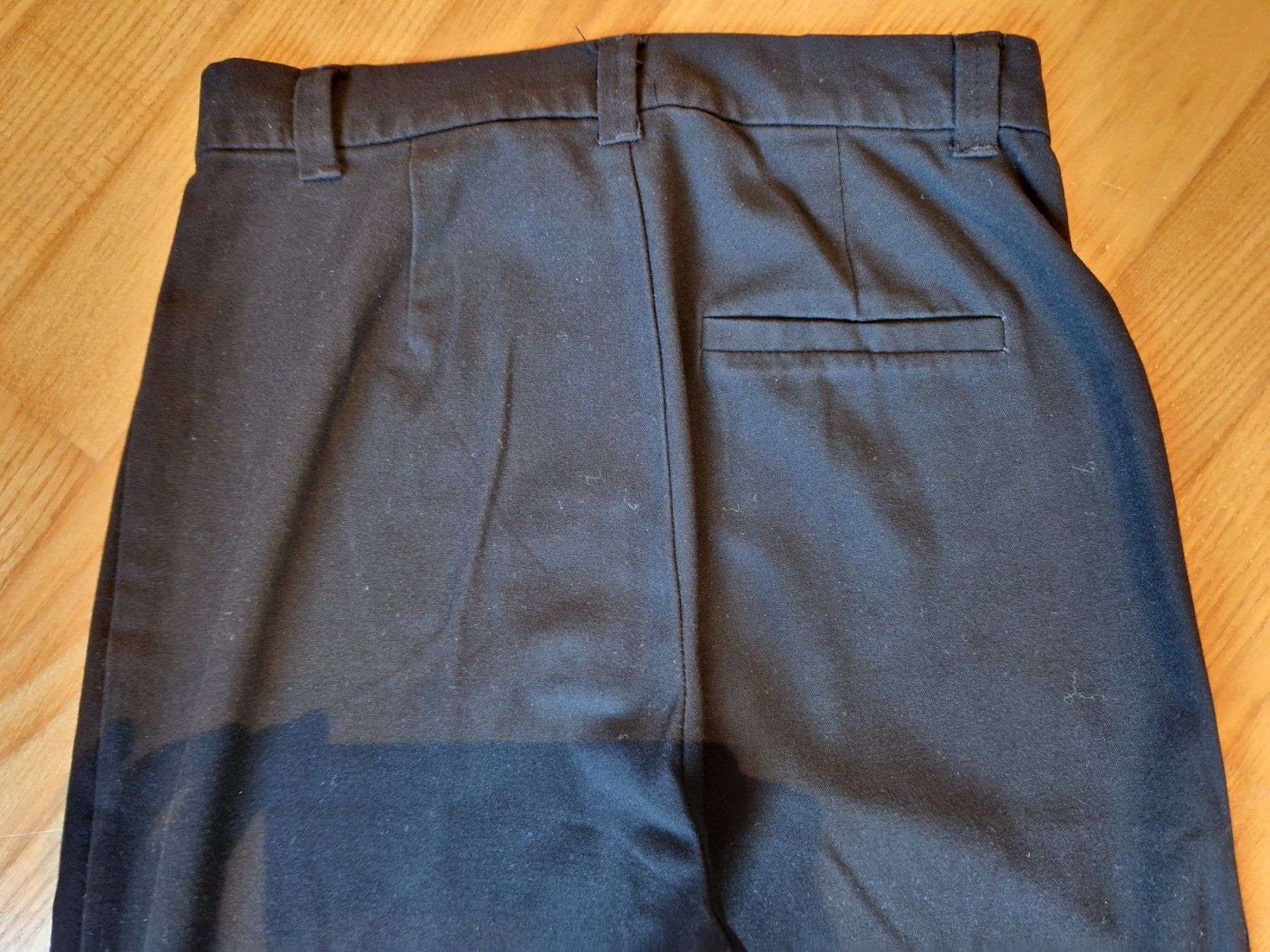 Pull&Bear Pantaloni: schwarze Stoffhose der Marke Pull&Bear in Gr. 34 – Usato da Meierskappel venduto da Funnybean 4