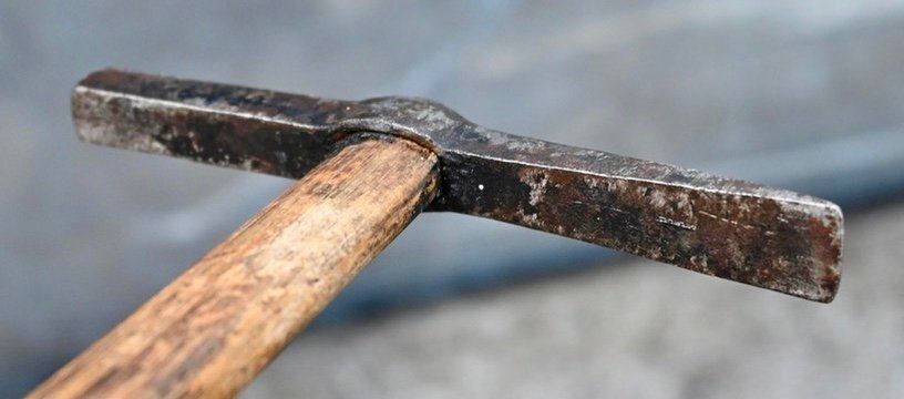 Tutti gli attrezzi: alter Kesselsteinhammer ? schmaler kopf – Usato da Pfaffhausen venduto da mono_rec 6