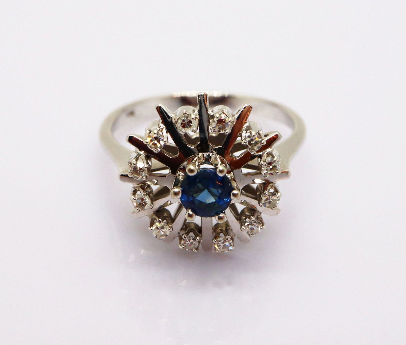 Anelli: Brillant-Ring mit blauem Saphir (Grösse 56) – Usato da Dürnten venduto da schmucklicher