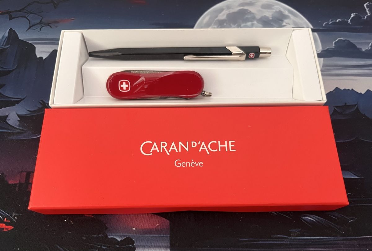 Caran D'Ache Penna & Evidenziatori: Coffret Caran d’Ache neuf  – Nuovo e nell'imballaggio originale da Thônex venduto da LaBoutiqueduRems31