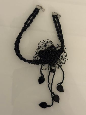 Vintage Schwarze Halskette /Halsband - Perlen Blume Gotik