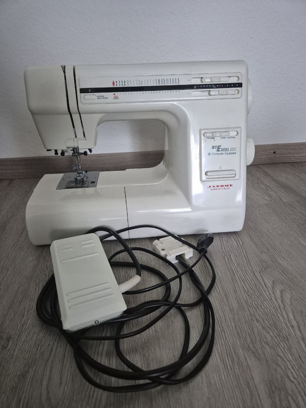 Janome Macchine da cucire: Nähmaschine Janome My Excel23X – Usato da Weisslingen venduto da monkeyboarder