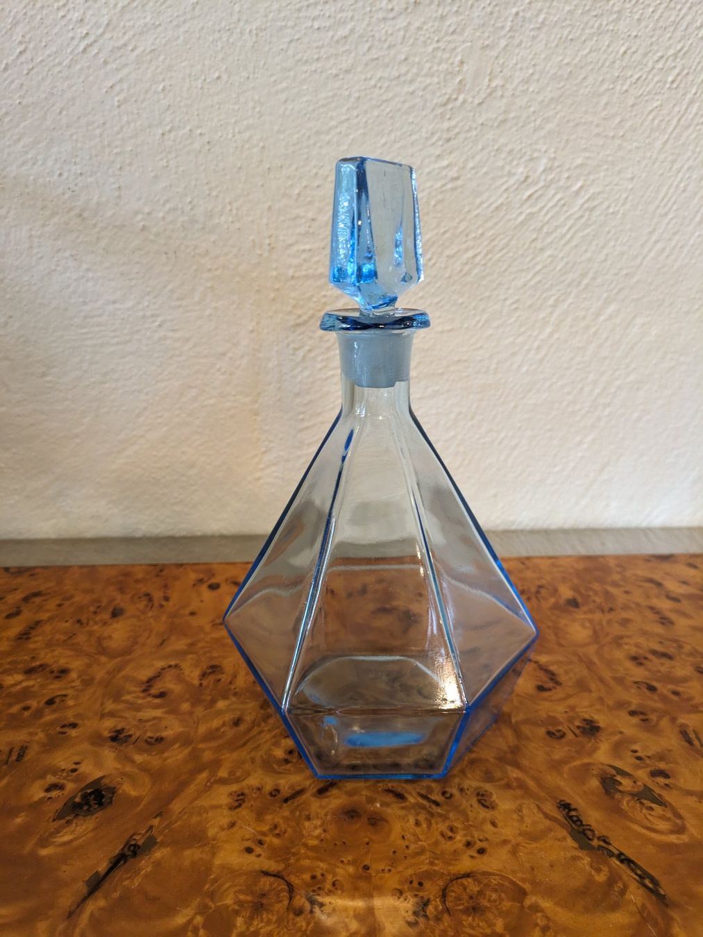 Caraffe: Karaffe m. Deckel Pressglas Glas hellblau Art Deco antik? – Usato da Ermatingen venduto da trendyquitaeten 1