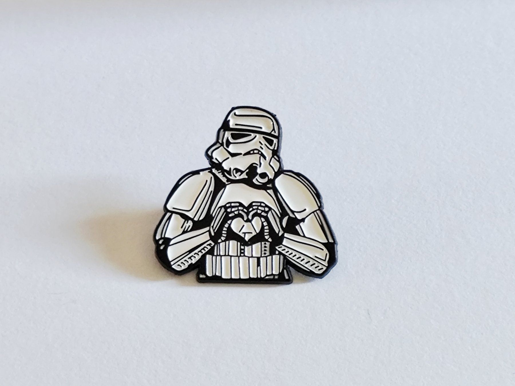 Plaquettes & Badges: Pin: Stormtrooper "Heart" ca. 3.5 cm – Neuf avec emballage d'origine à Bettingen par hamau2012 2