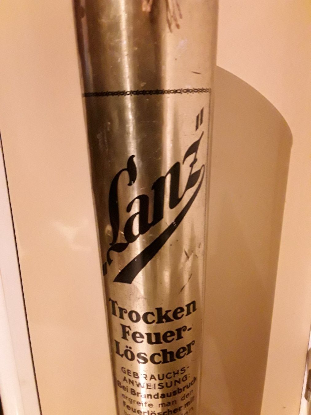 Feuerlöscher: Feuerlöscher VINTAGE – Gebraucht aus Wettswil von ann_hd9g