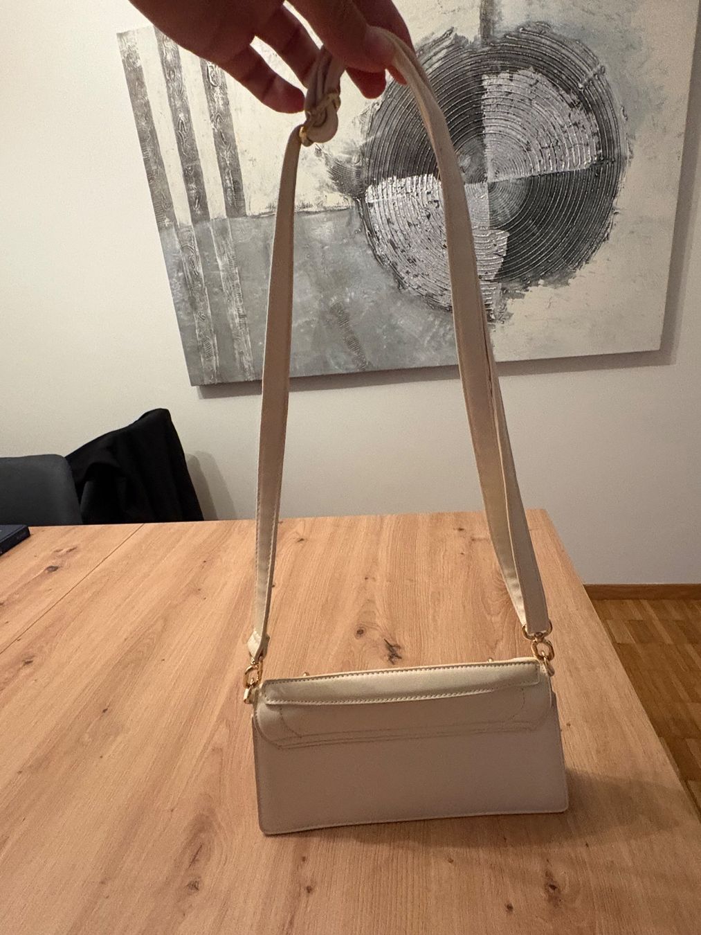 Taschen für Damen: Handtasche weiss mit Schulterriemen – Gebraucht aus Kloten von swarovski16 2