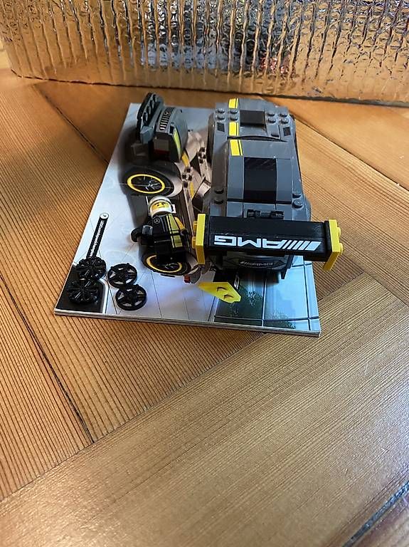 Lego Giocattoli: Lego Mercedes AMG – Usato da Lausanne venduto da emi_jkt9 1