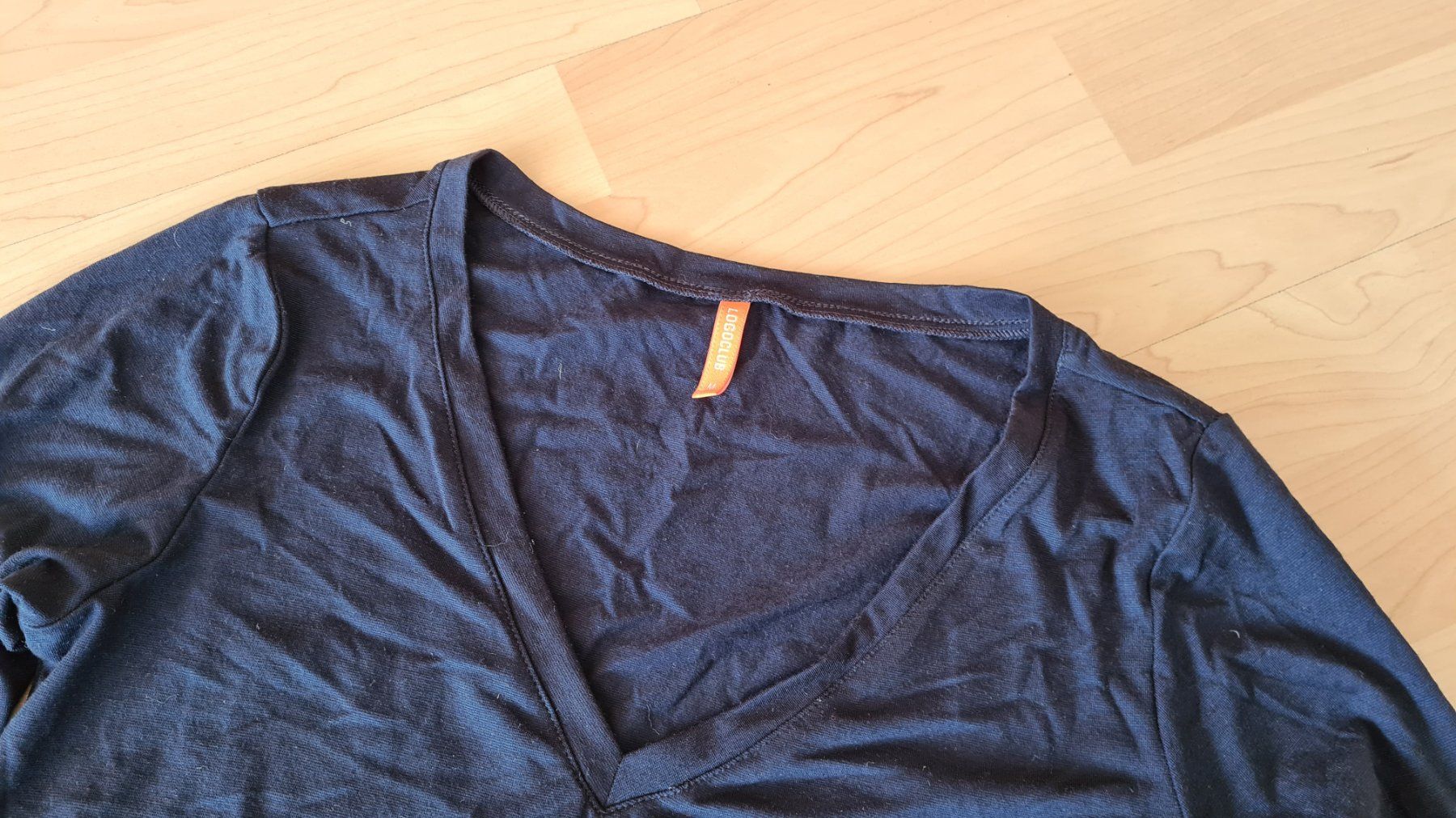 T-shirt: 2 dünne blaue Shirts von Logoclub, Gr. M, eher S – Usato da Suhr venduto da andreas_2008 2