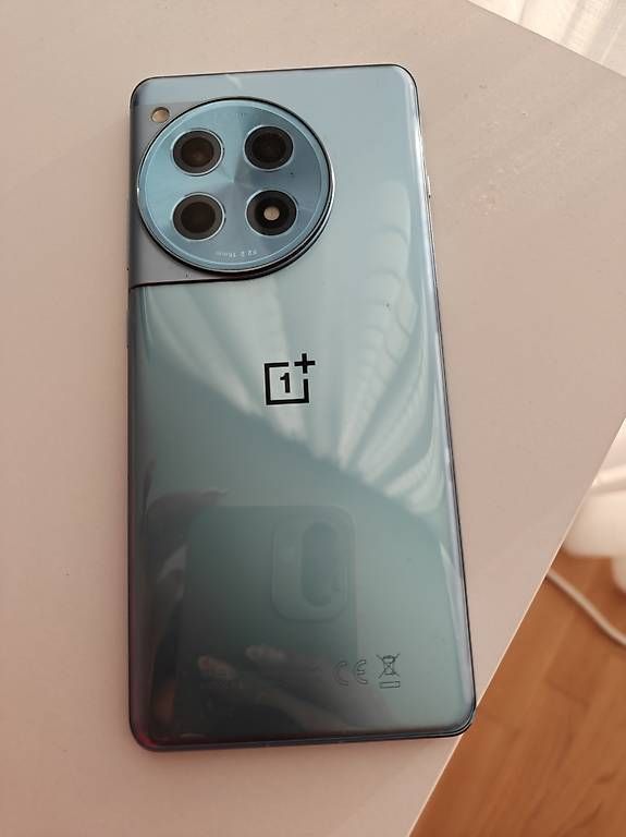 OnePlus Portables: Oneplus 12R mit Verpackung und Ladekabel – D'occasion à Luzern par DijMark 2