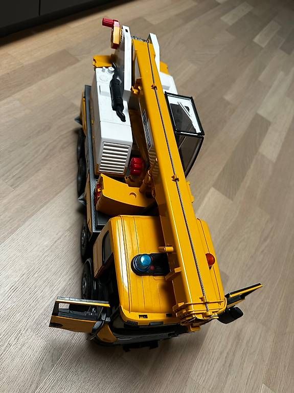Giocattoli: Spielzeug Kranlastwagen Liebherr – Usato da Deitingen venduto da Bluedgo 2