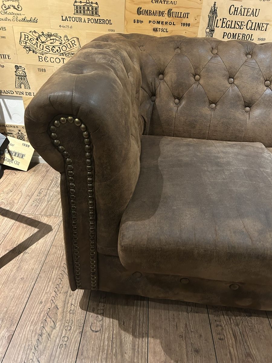 Divani: Chestelfield Sofa und zwei Sessel – Usato da Wald ZH venduto da cor_v5gs 1