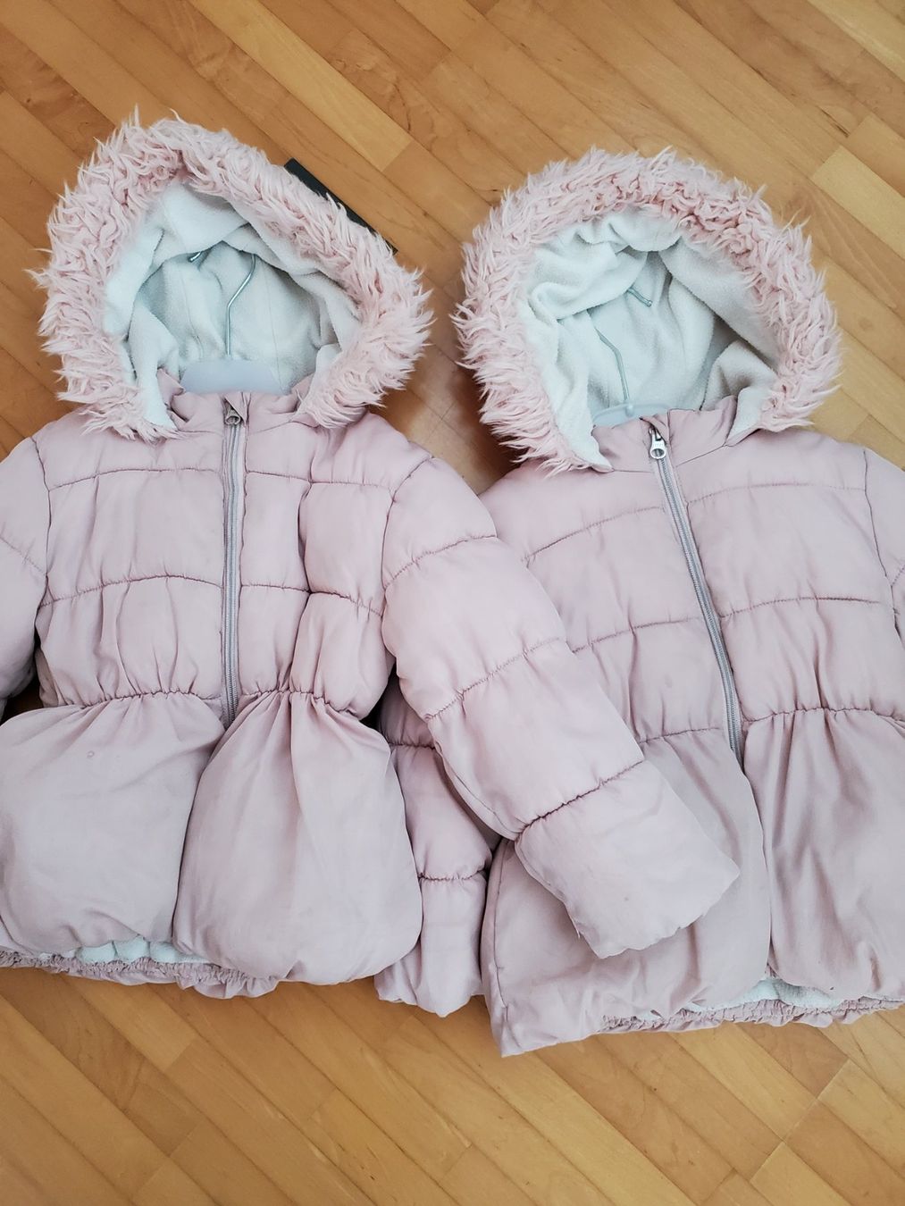 Primark Giacche & Cappotti: 2 Winterjacken von Primark Gr 98 Mädchen – Usato da Dättwil AG venduto da Globetrotter2000 2